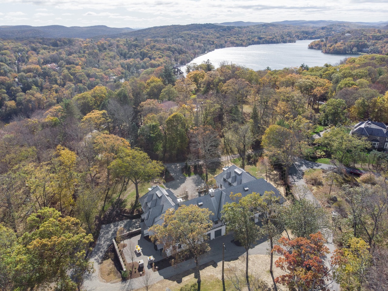 20_76SummitRd_181005_AerialView_HiRes